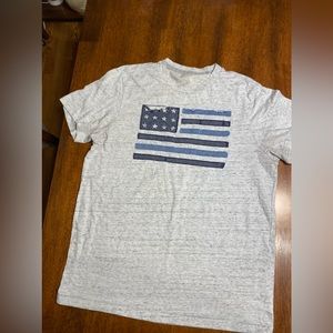 Aeropostale men’s flag short sleeve T-shirt size large.